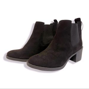 H&M Chelsea Boots